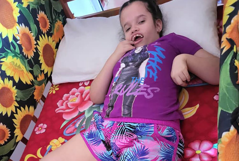 Help Alejandra uit Holguín