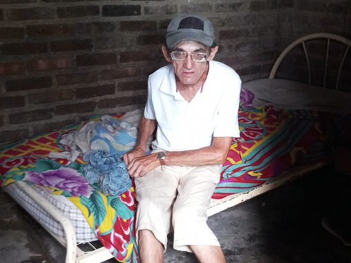 Help Roberto uit Holguín: leven met een beperking in moeilijke omstandigheden